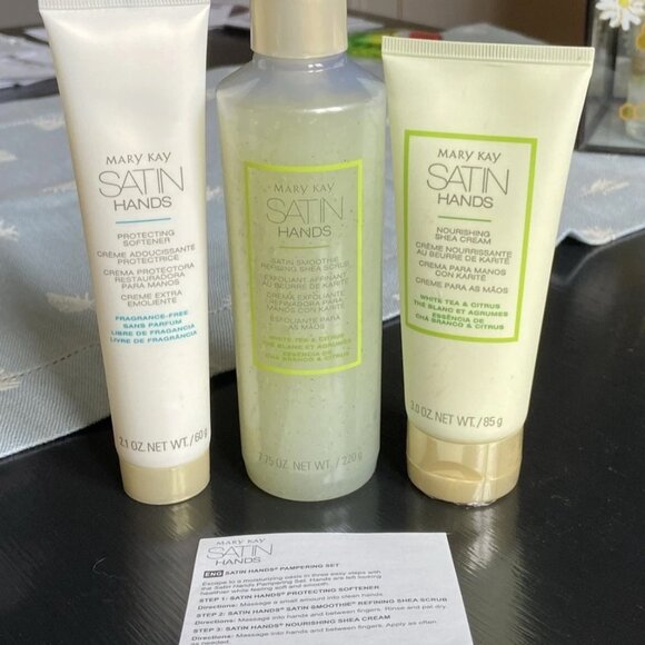 Mary Kay White Tea & Citrus Satin Hands® Pampering Set - Picture 2 of 6